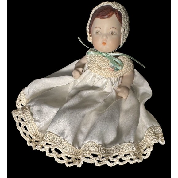 Vintage bisque 5.5” jointed baby doll with Crochet Outfit Kewpie Mini Doll - Picture 10 of 11